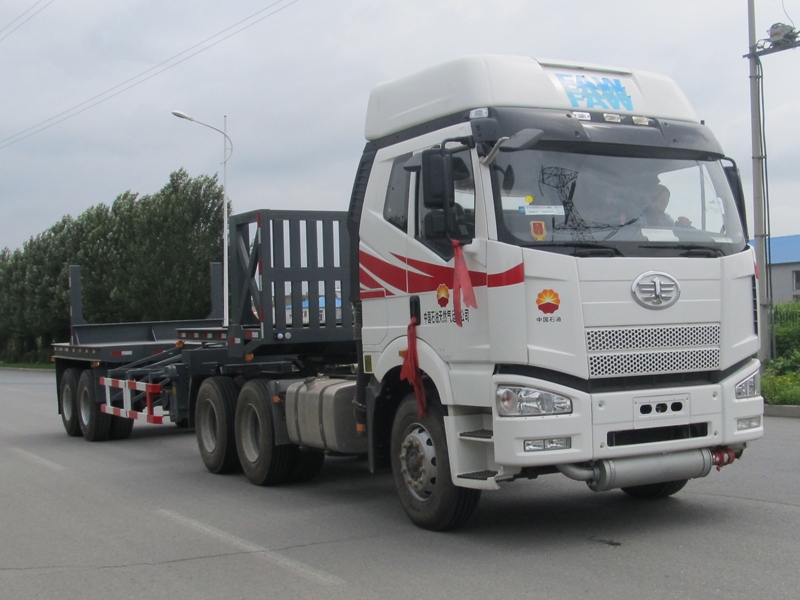 鐵嶺陸平機(jī)器生產(chǎn)的油田井管運(yùn)輸半掛車