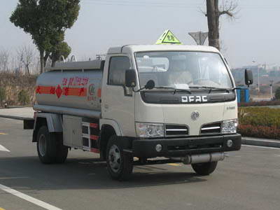 東風(fēng)小霸王3噸加油車