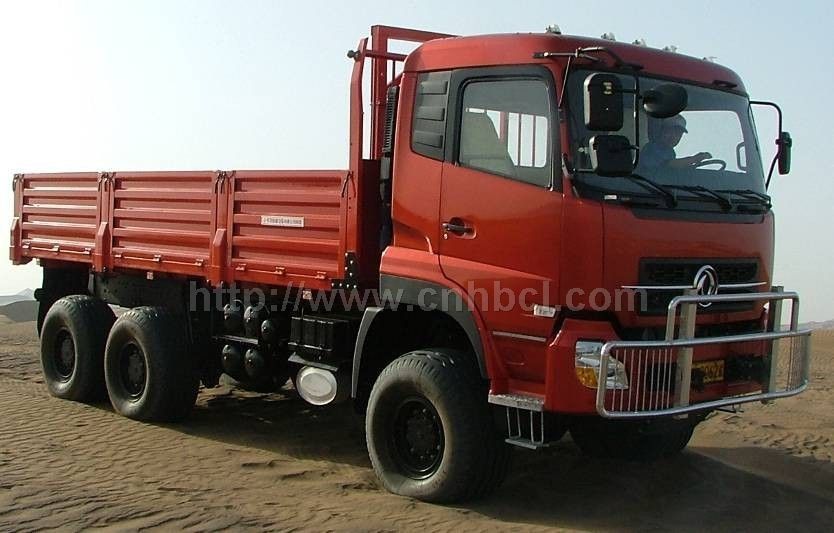 東風(fēng)沙豹 EQ2250GX 6×6沙漠越野車