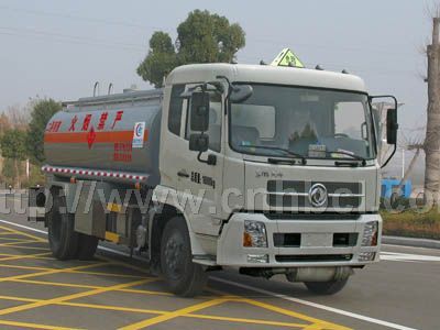 國四東風天錦化工液體運輸車