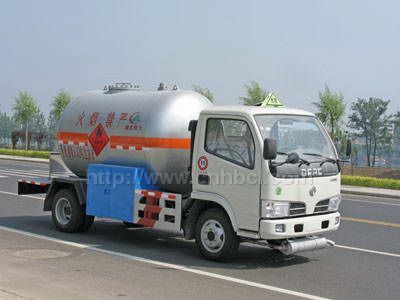 東風(fēng)多利卡5.5噸液化氣體運輸車