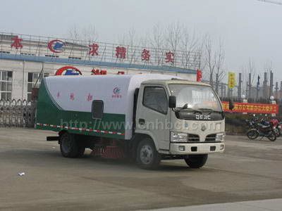 東風(fēng)小霸王4方掃路車